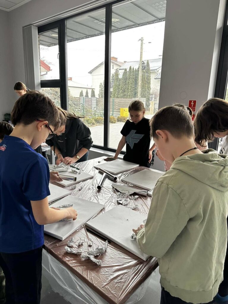 polkolonie-zimowe-warsztaty-plastyczne